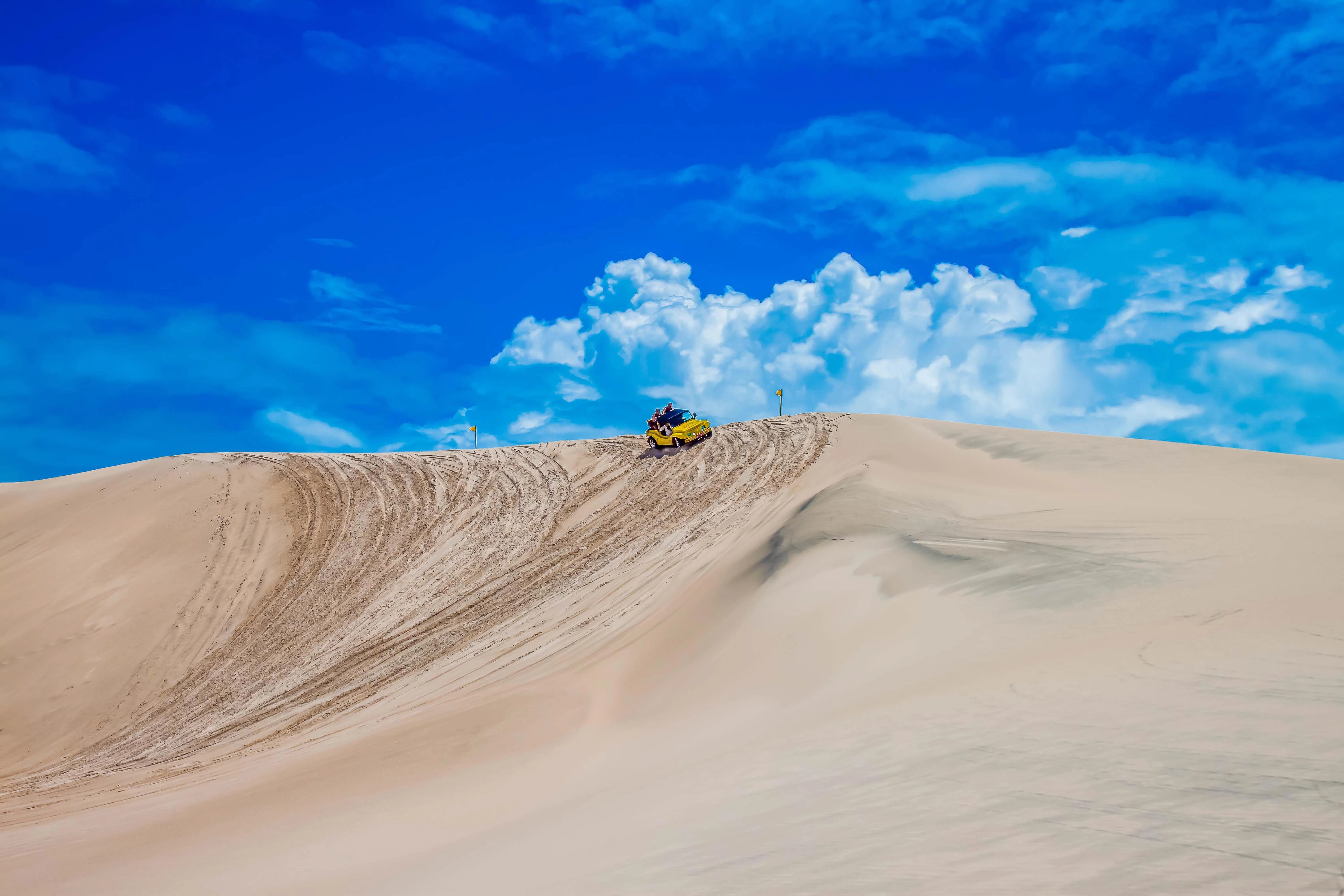 Passeio de buggy pelas dunas de Genipabu, Natal.